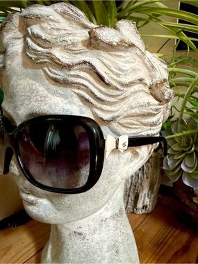 CHANEL Black Gradient - Women's Sunglasses